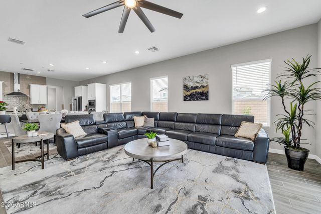 10518 W Albert Lane, Peoria, AZ 85382