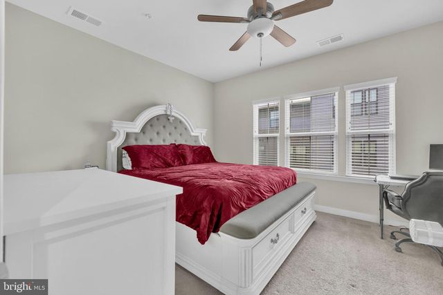 7111 SOLLERS POINT RD, Baltimore, MD 21222