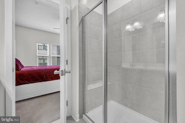 7111 SOLLERS POINT RD, Baltimore, MD 21222