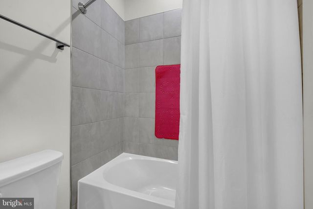 7111 SOLLERS POINT RD, Baltimore, MD 21222