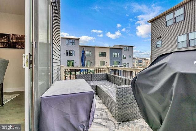 7111 SOLLERS POINT RD, Baltimore, MD 21222