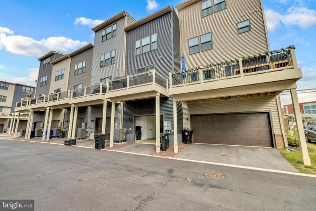 7111 SOLLERS POINT RD, Baltimore, MD 21222