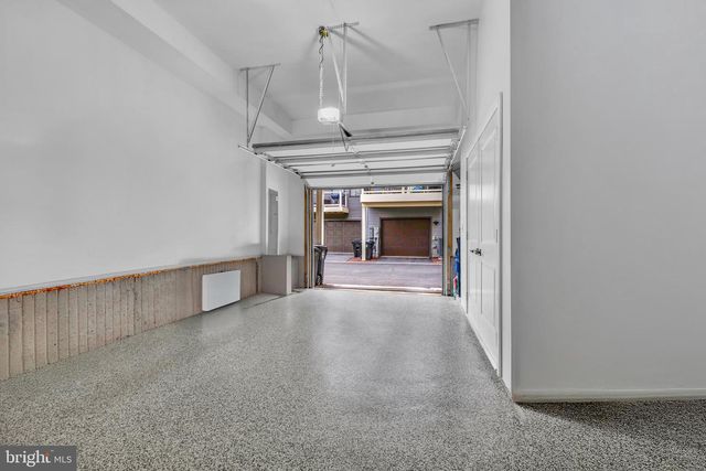 7111 SOLLERS POINT RD, Baltimore, MD 21222