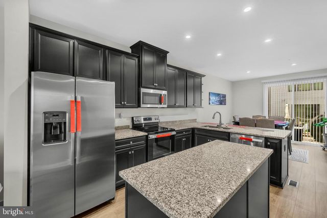 7111 SOLLERS POINT RD, Baltimore, MD 21222