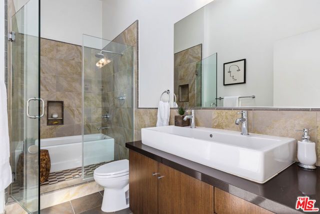 2307 Oakwood Avenue, Venice (los Angeles), CA 90291