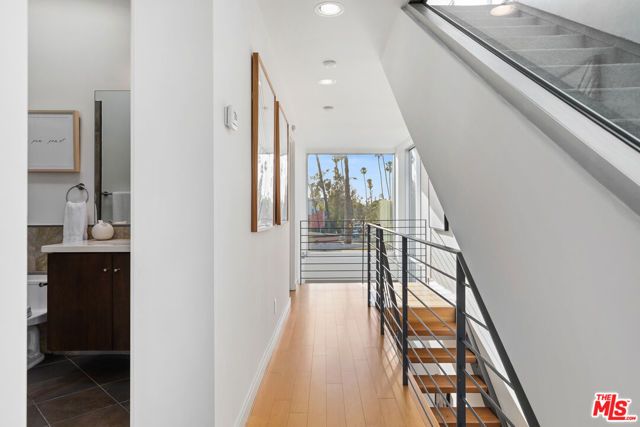 2307 Oakwood Avenue, Venice (los Angeles), CA 90291