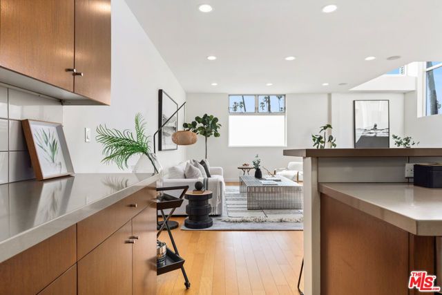 2307 Oakwood Avenue, Venice (los Angeles), CA 90291