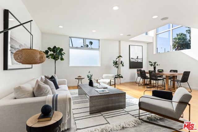 2307 Oakwood Avenue, Venice (los Angeles), CA 90291