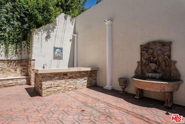 18248 Rosita Street, Los Angeles, CA 91356