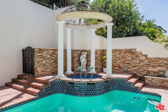 18248 Rosita Street, Los Angeles, CA 91356