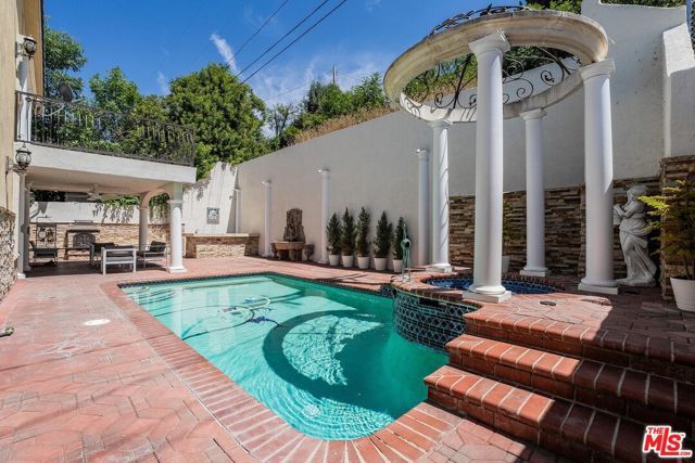 18248 Rosita Street, Los Angeles, CA 91356