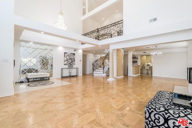 18248 Rosita Street, Los Angeles, CA 91356