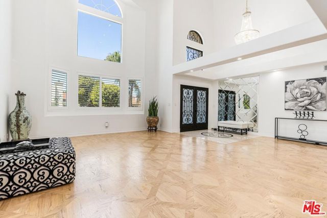 18248 Rosita Street, Los Angeles, CA 91356