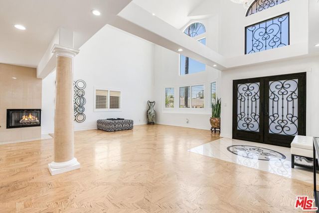 18248 Rosita Street, Los Angeles, CA 91356