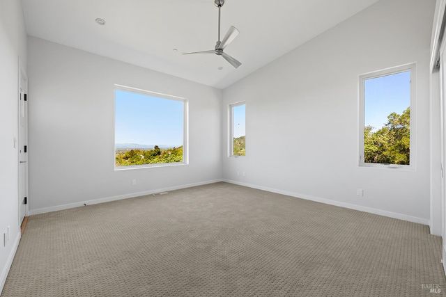 1292 Wikiup Dr, Santa Rosa, CA 95403