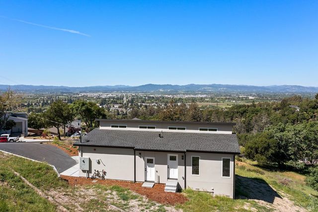 1292 Wikiup Dr, Santa Rosa, CA 95403