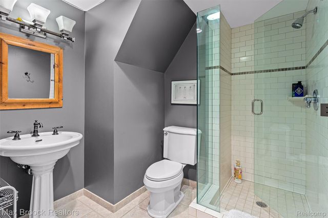 416 Puritan Avenue, Birmingham, MI 48009