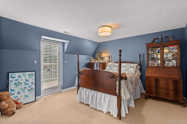 416 Puritan Avenue, Birmingham, MI 48009