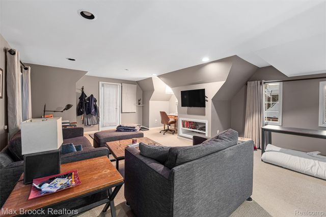 416 Puritan Avenue, Birmingham, MI 48009