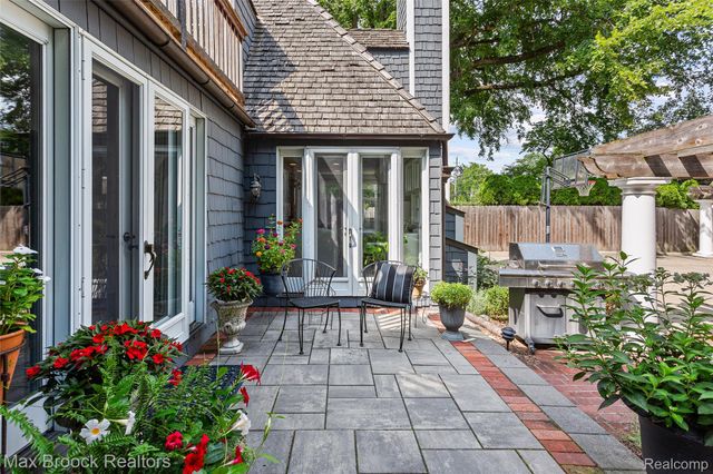 416 Puritan Avenue, Birmingham, MI 48009