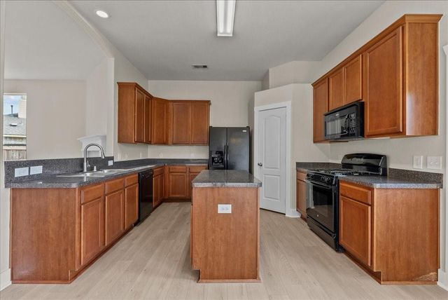 122 Tonkawa Canyon Drive, La Marque, TX 77568