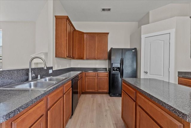 122 Tonkawa Canyon Drive, La Marque, TX 77568