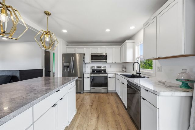 3716 Fir Tree Drive NE, Cedar Rapids, IA 52402