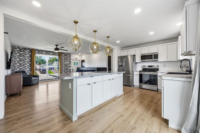 3716 Fir Tree Drive NE, Cedar Rapids, IA 52402