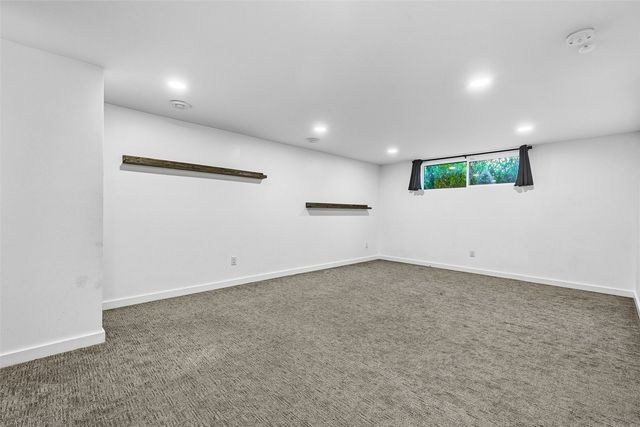 3716 Fir Tree Drive NE, Cedar Rapids, IA 52402