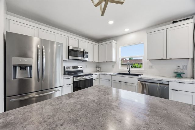 3716 Fir Tree Drive NE, Cedar Rapids, IA 52402