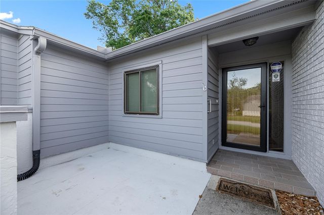 2052 SE 37TH COURT CIRCLE, Ocala, FL 34471