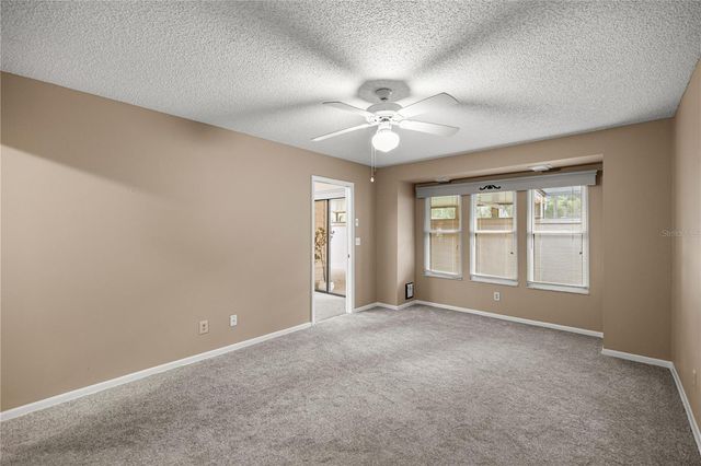 2052 SE 37TH COURT CIRCLE, Ocala, FL 34471