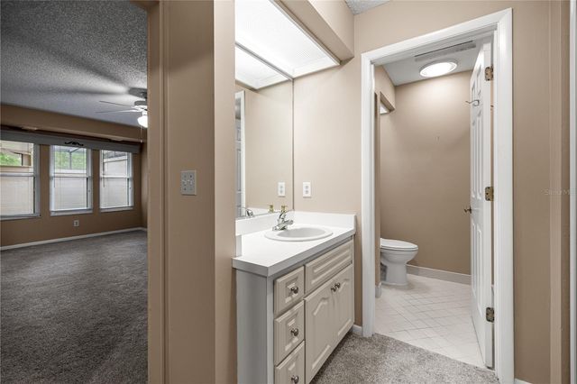 2052 SE 37TH COURT CIRCLE, Ocala, FL 34471
