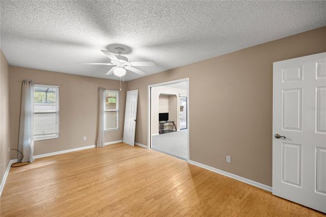 2052 SE 37TH COURT CIRCLE, Ocala, FL 34471