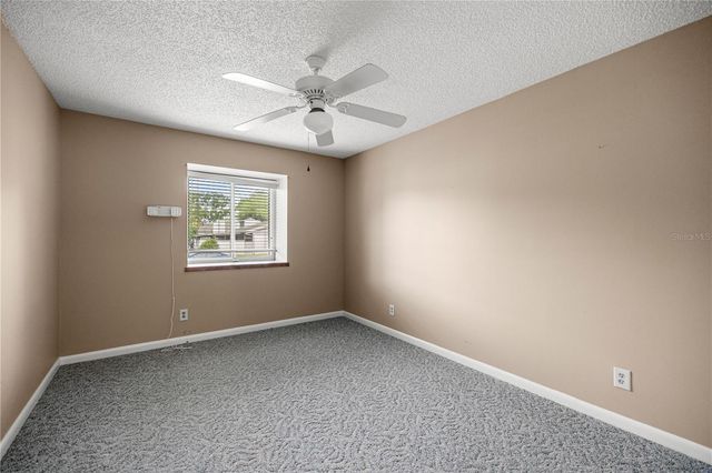 2052 SE 37TH COURT CIRCLE, Ocala, FL 34471