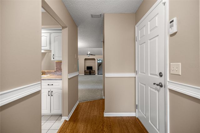 2052 SE 37TH COURT CIRCLE, Ocala, FL 34471