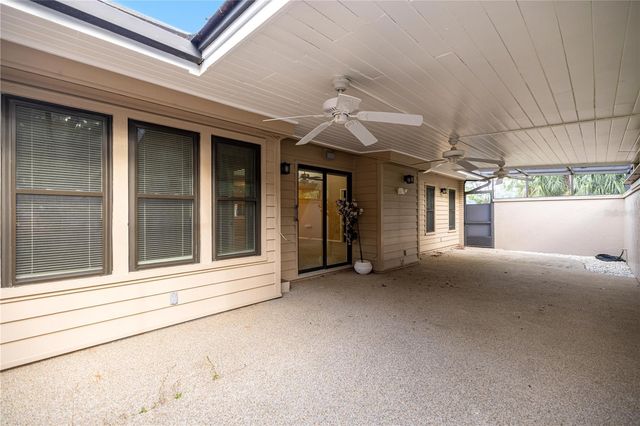 2052 SE 37TH COURT CIRCLE, Ocala, FL 34471