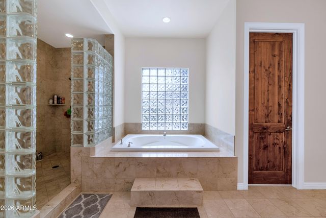 10453 E LAUREL Lane, Scottsdale, AZ 85259