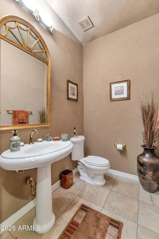 10453 E LAUREL Lane, Scottsdale, AZ 85259
