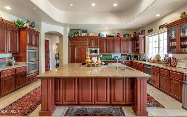 10453 E LAUREL Lane, Scottsdale, AZ 85259