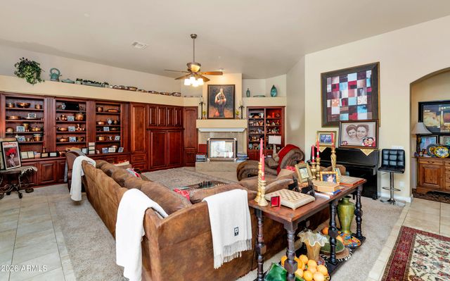 10453 E LAUREL Lane, Scottsdale, AZ 85259