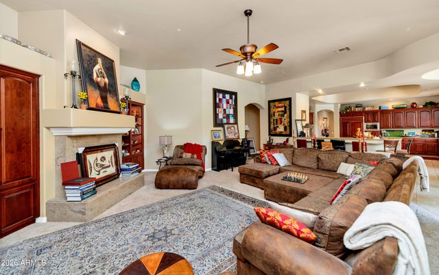 10453 E LAUREL Lane, Scottsdale, AZ 85259