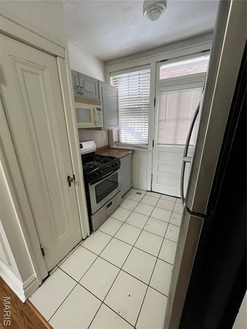 7080 Mitchell Avenue, Richmond Heights, MO 63117