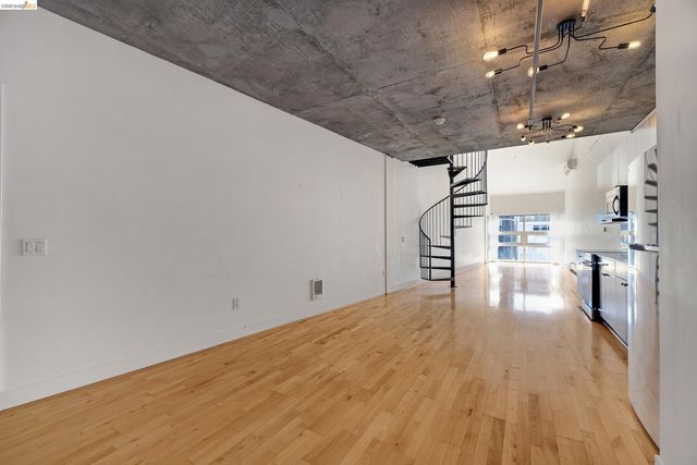 311 Oak St 842, Oakland, CA 94607