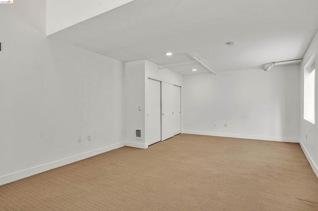 311 Oak St 842, Oakland, CA 94607