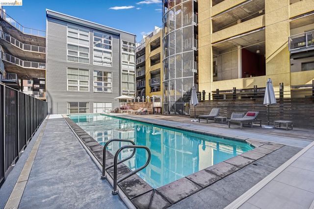 311 Oak St 842, Oakland, CA 94607