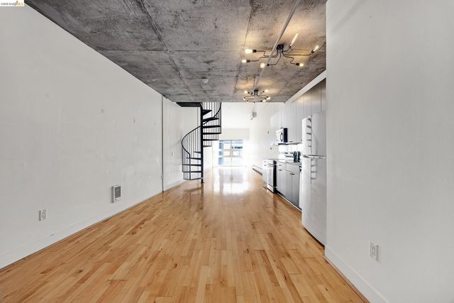 311 Oak St 842, Oakland, CA 94607