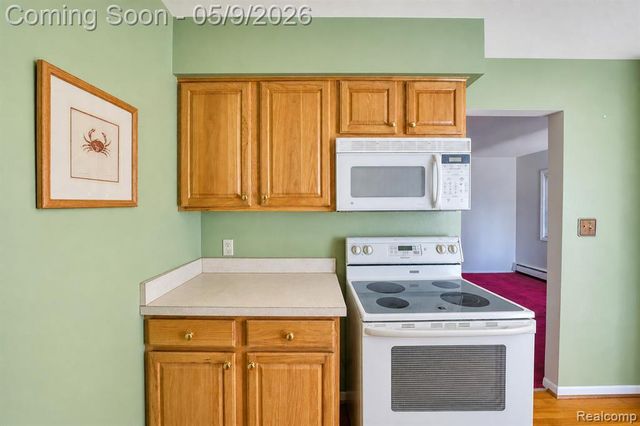 114 Ladd Road, Walled Lake, MI 48390