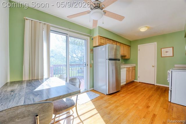114 Ladd Road, Walled Lake, MI 48390