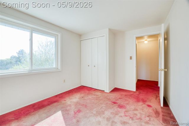 114 Ladd Road, Walled Lake, MI 48390